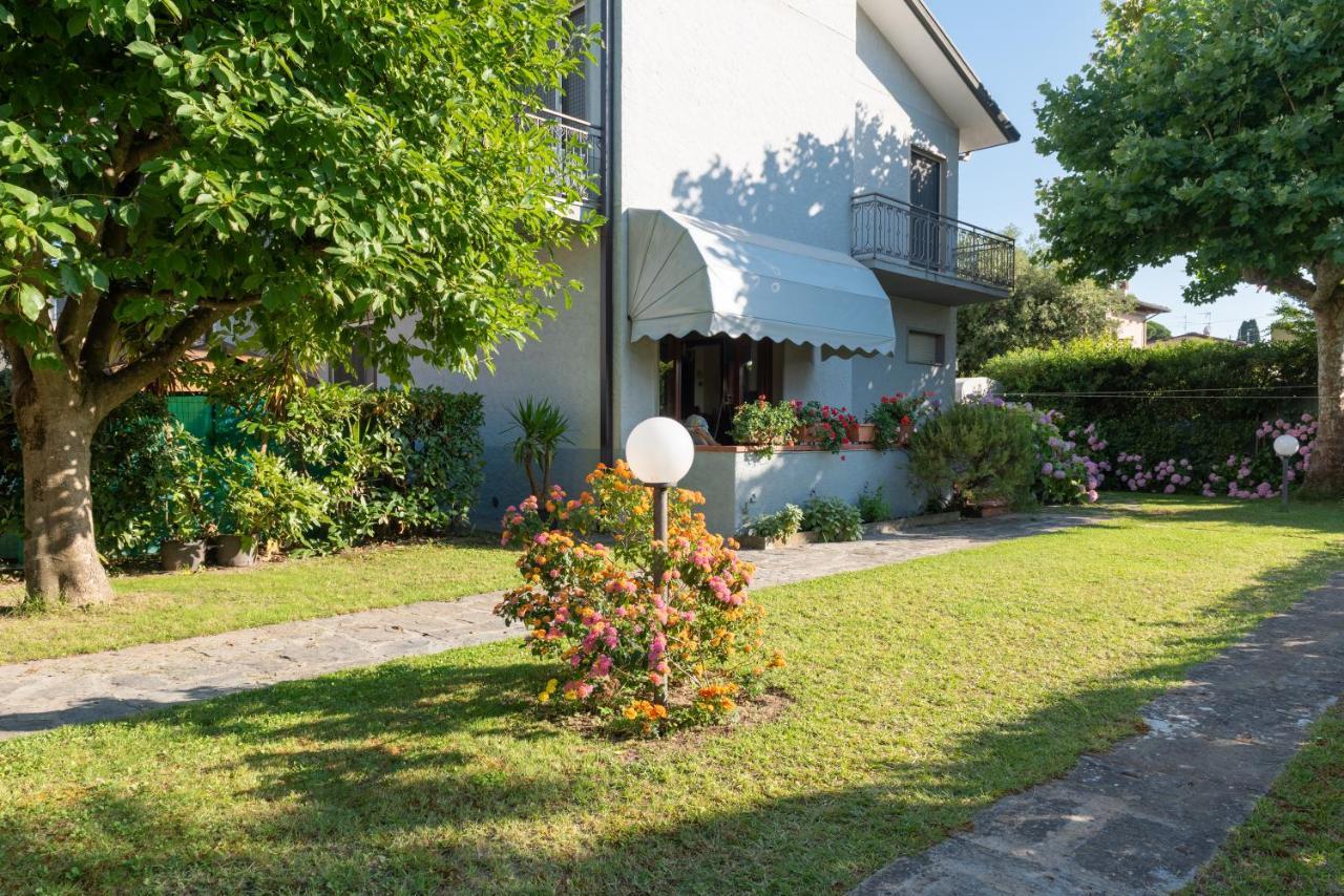 Apartment Holiday Versilia Camaiore Exteriör bild