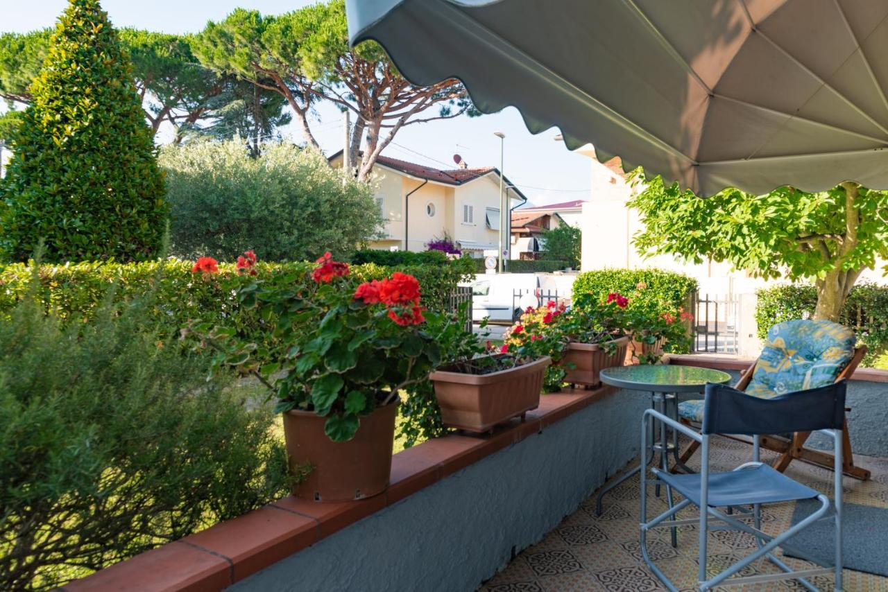 Apartment Holiday Versilia Camaiore Exteriör bild