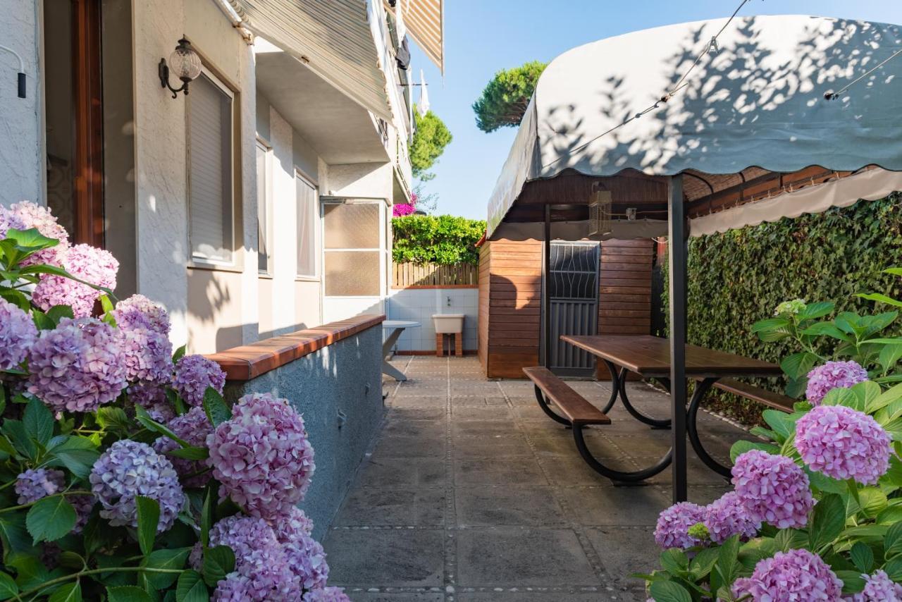 Apartment Holiday Versilia Camaiore Exteriör bild